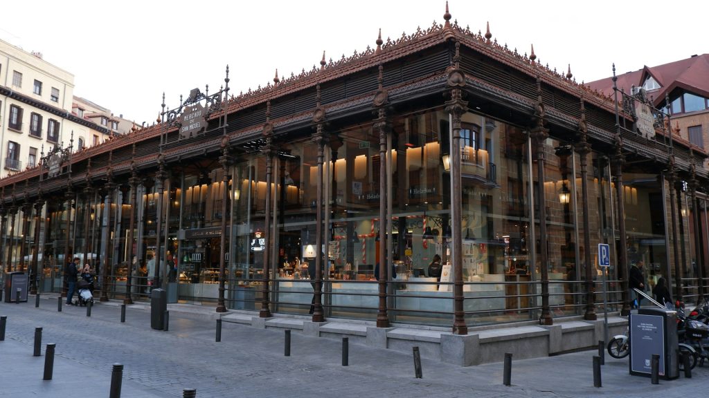 Mercado de san migual madrid. Foto de uma construção de ferro e vidro