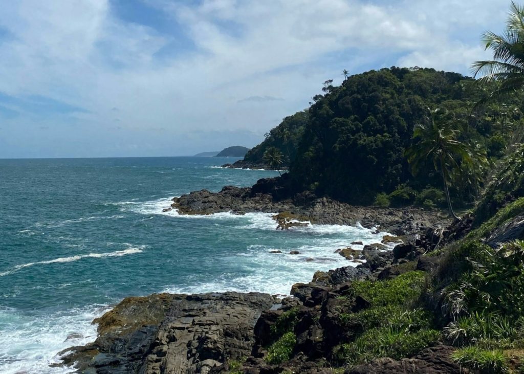 Itacaré. Foto de cima de uma praia.