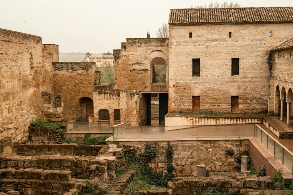 cordoba. foto de ruinas em pedra.